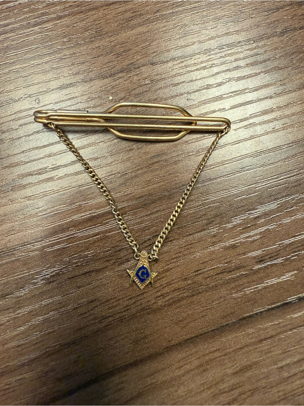 Vintage Masonic Classic tie bar with chain necktie .